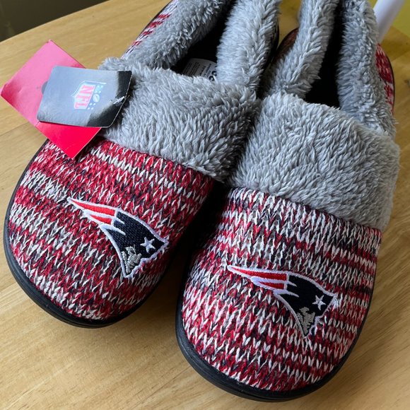 NWT NFL New England Patriots Women's Peak Slide Slippers, size LARGE (9-10) - Picture 1 of 7